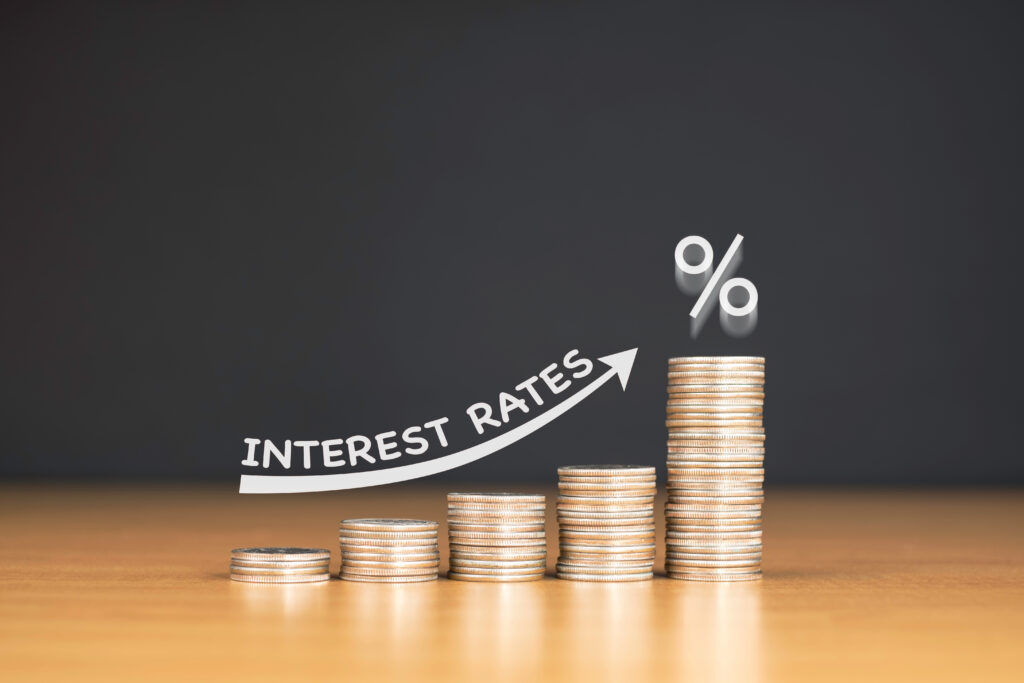 Navigating the Effects of Interest Rate Changes on Revolving Credit